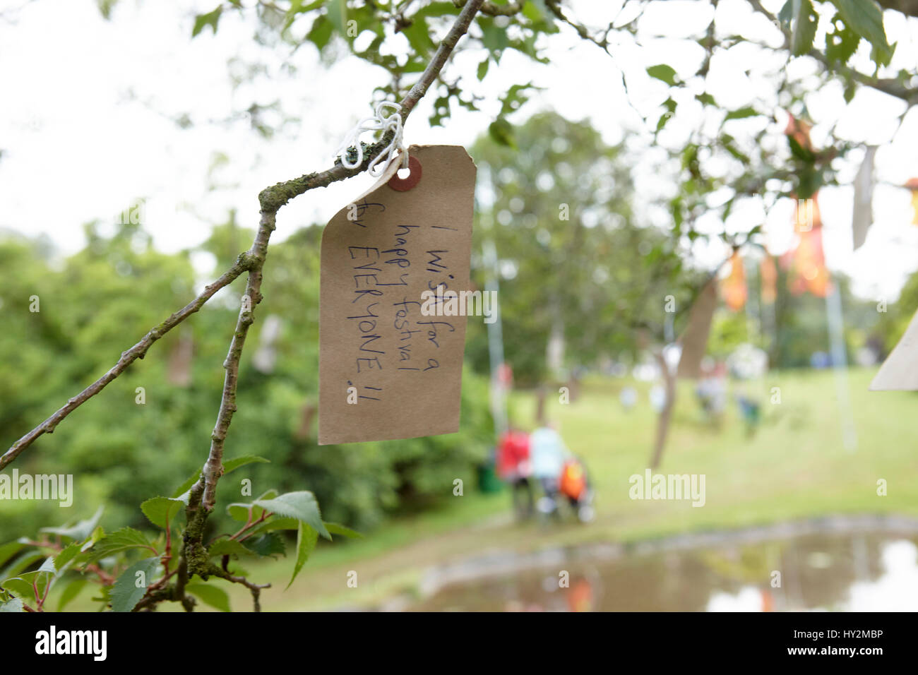 Tags dal WISHING TREE, Green Man festival, Galles Foto Stock