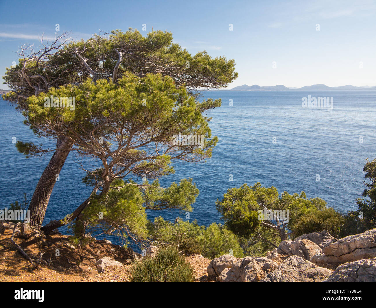 Vista da El Castellet vicino a Cala Murta beach sulla penisola di Formentor di Mallorca Foto Stock