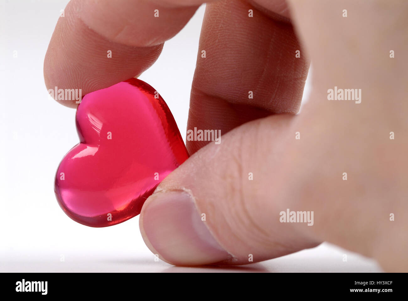 Cuore, cuori, rosso, rosso, rosso, amore, partenariato, partenariati, sensazioni, sentimenti, amore, ci cadere in amore, mano, mani, dita, Herz, Herzen, rotes, Foto Stock