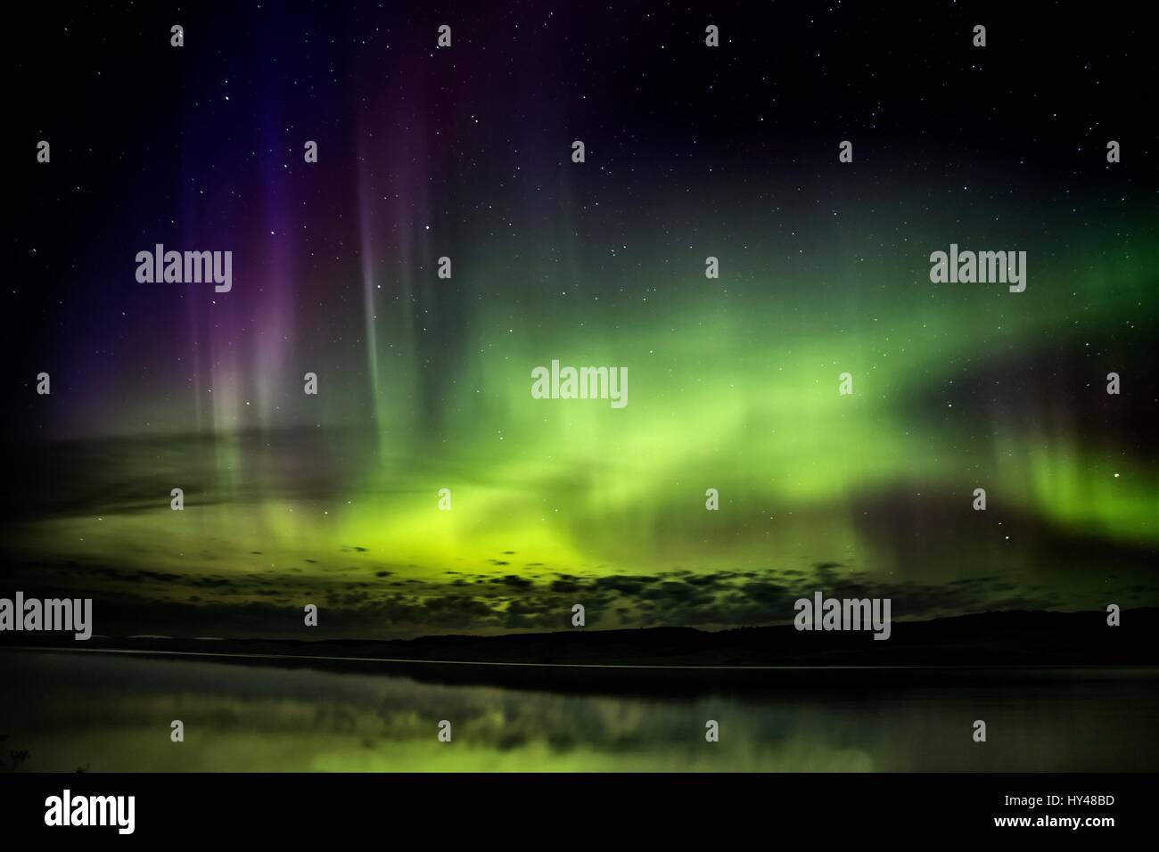 Northern Lights Aurora Boreale Saskatchewan lago di riflessione Foto Stock