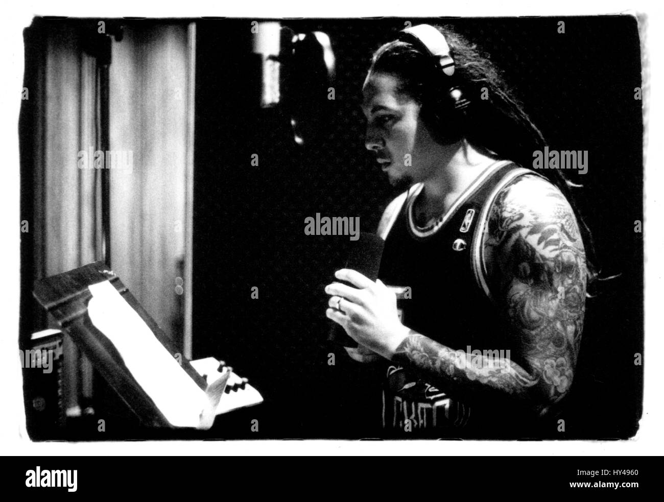 P.O.D. in studio di registrazione il loro 2003 CD "dovuti alla morte." Le foto scattate a Bay7 Studio di registrazione di Valley Village, CA il 7 luglio 2003. Credito: Kevin Estrada / MediaPunch Foto Stock