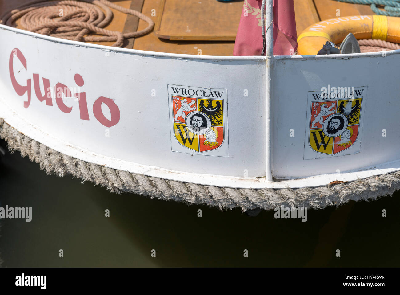 Polonia Wroclaw, nave prua sul fiume Oder (fiume) Foto Stock