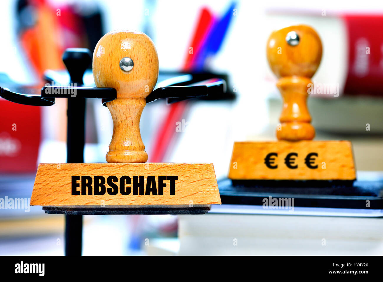 Timbro con l'etichetta di ereditarietà e Eurosign, Stempel mit der Aufschrift Erbschaft und Eurozeichen Foto Stock