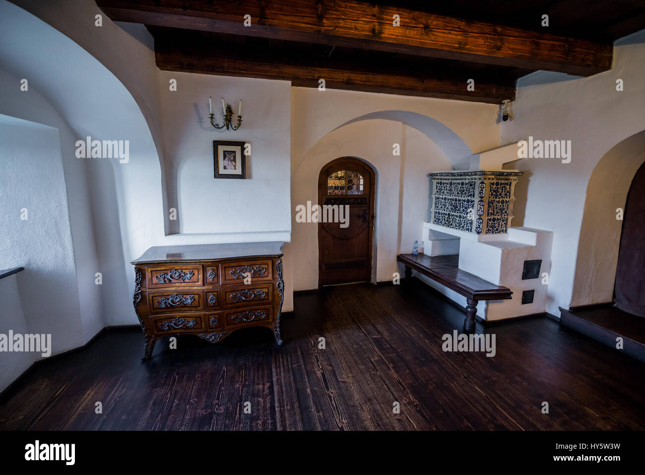 Camera nel Castello di Bran nei pressi di crusca, Romania, così chiamato 'Dracula Castello dell', casa di carattere del titolo in Bram Stoker's 'Dracula" nuovo Foto Stock