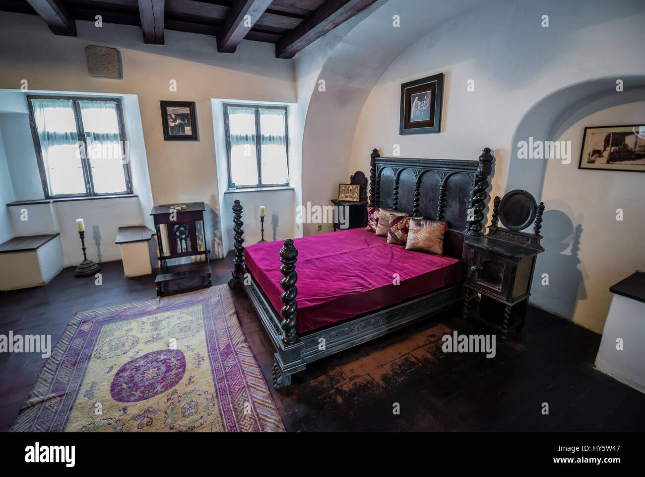 Il re Ferdinando la camera da letto nel Castello di Bran nei pressi di crusca, Romania, così chiamato 'Dracula Castello dell', casa di carattere del titolo in Bram Stoker's 'Dracula" nuovo Foto Stock