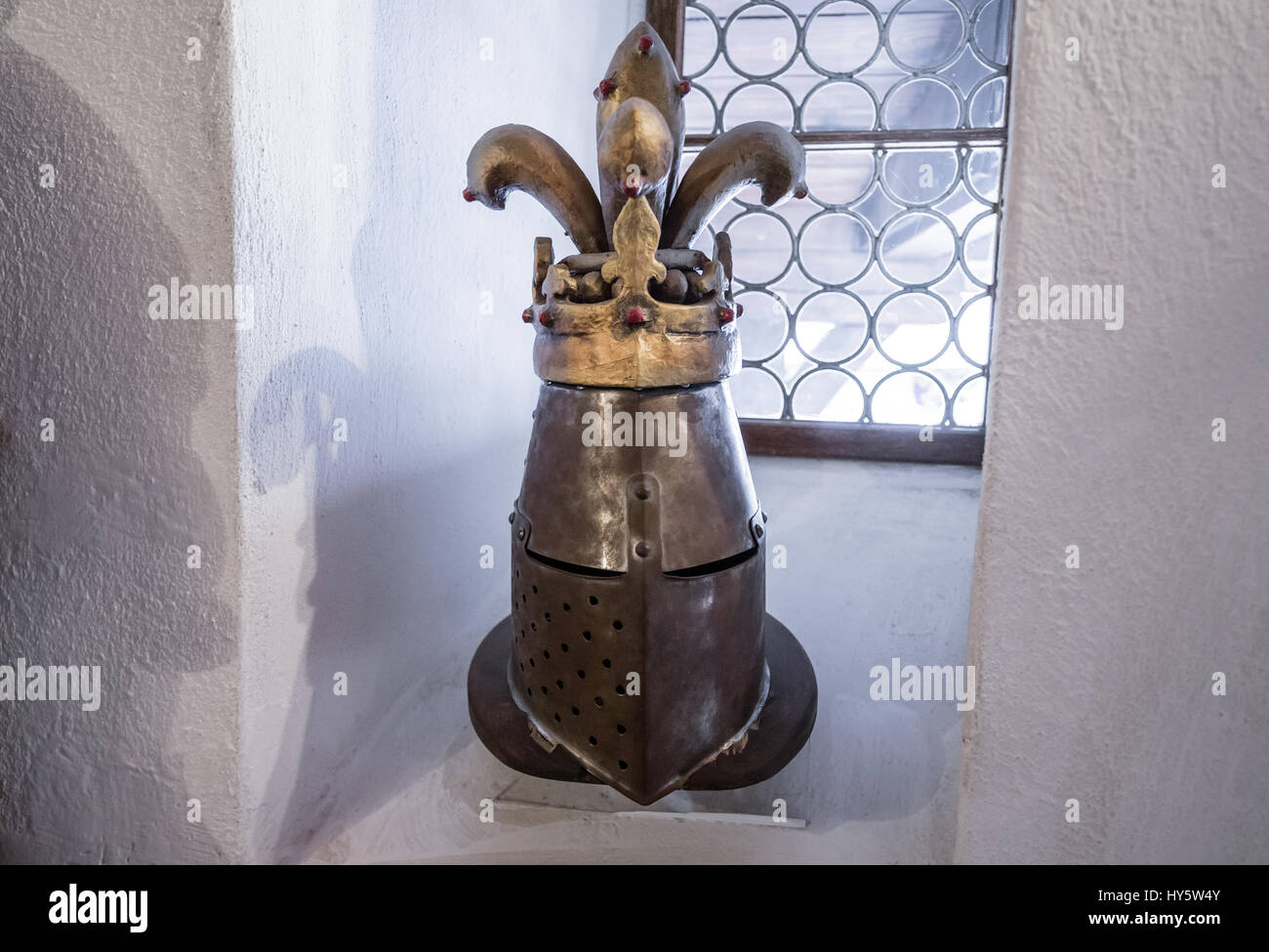 Casco di ferro nel Castello di Bran nei pressi di crusca, Romania, così chiamato 'Dracula Castello dell', casa di carattere del titolo in Bram Stoker's 'Dracula" nuovo Foto Stock