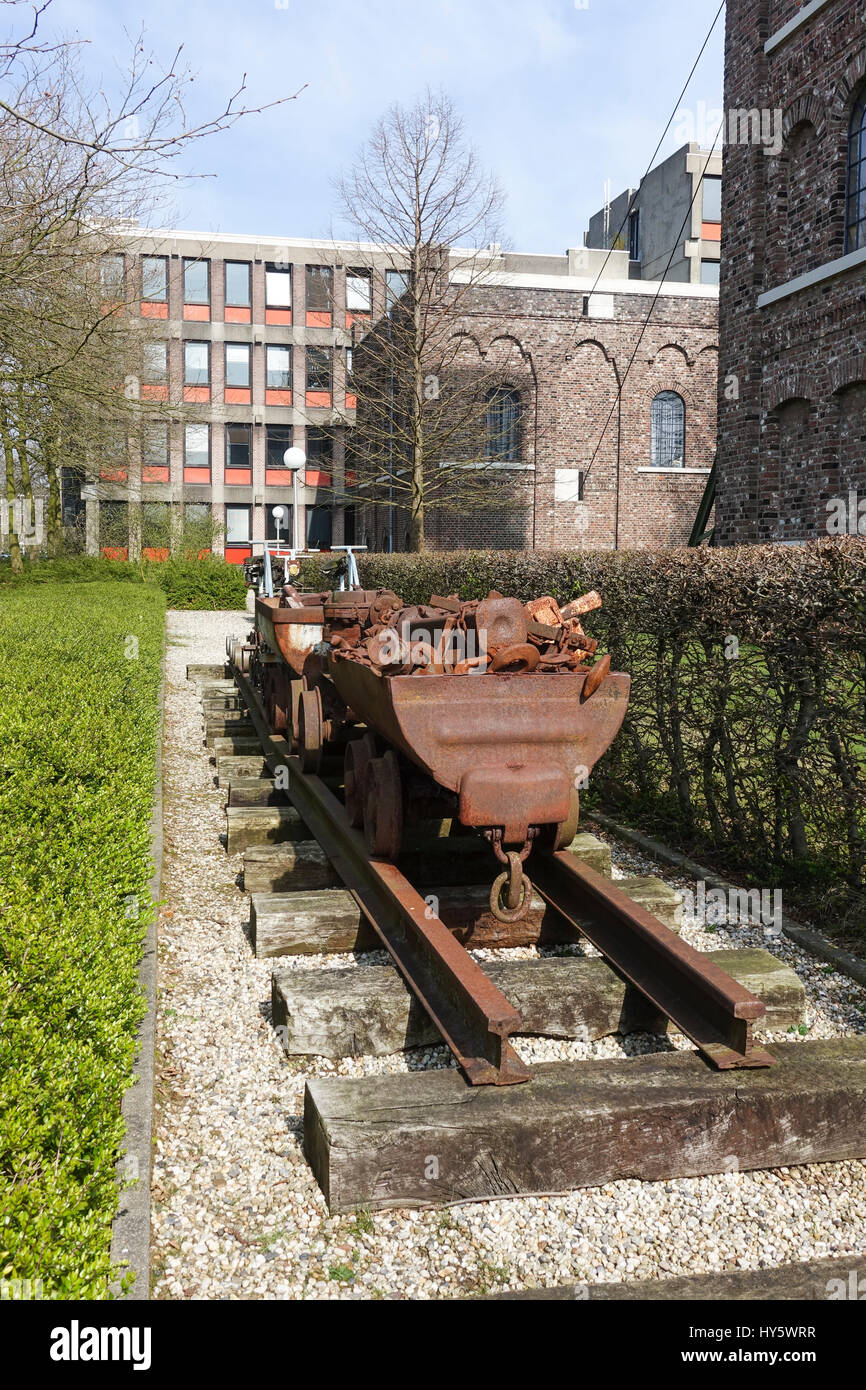 Il carbone autocarro, utilizzato nelle miniere di carbone, per il trasporto di carbone e di rocce alla superficie, Coal Mining Museum, Heerlen, Limburgo, Paesi Bassi Foto Stock