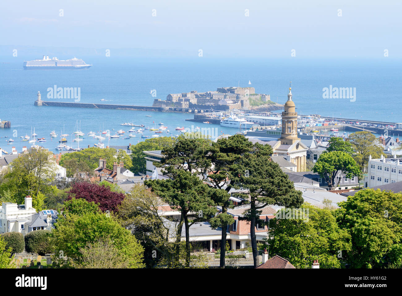 Vista su San Pietro Porto di Guernsey, Isole del Canale Foto Stock
