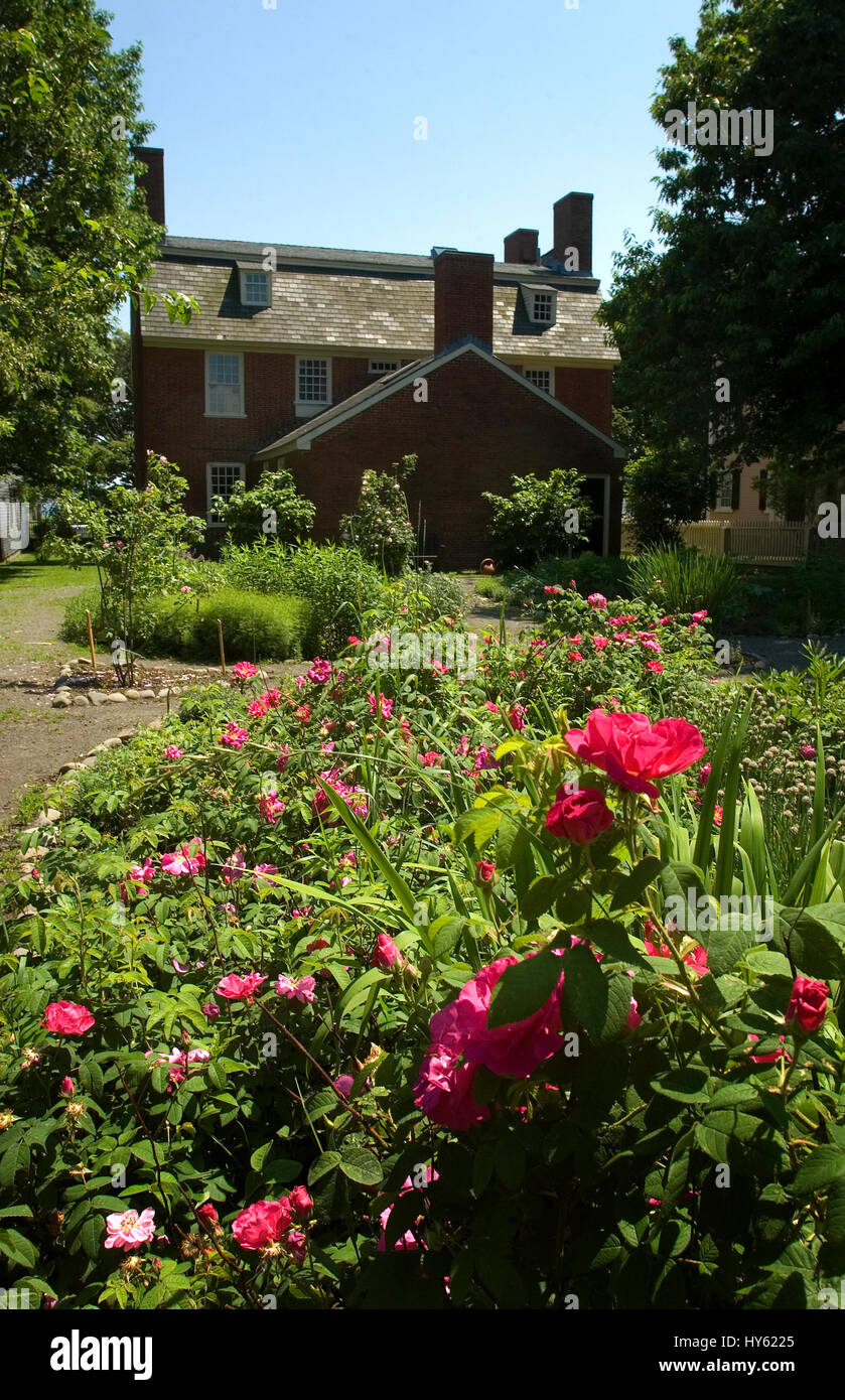 Un fiore giardino dietro il Derby House di Salem, Massachusetts (1762) Foto Stock