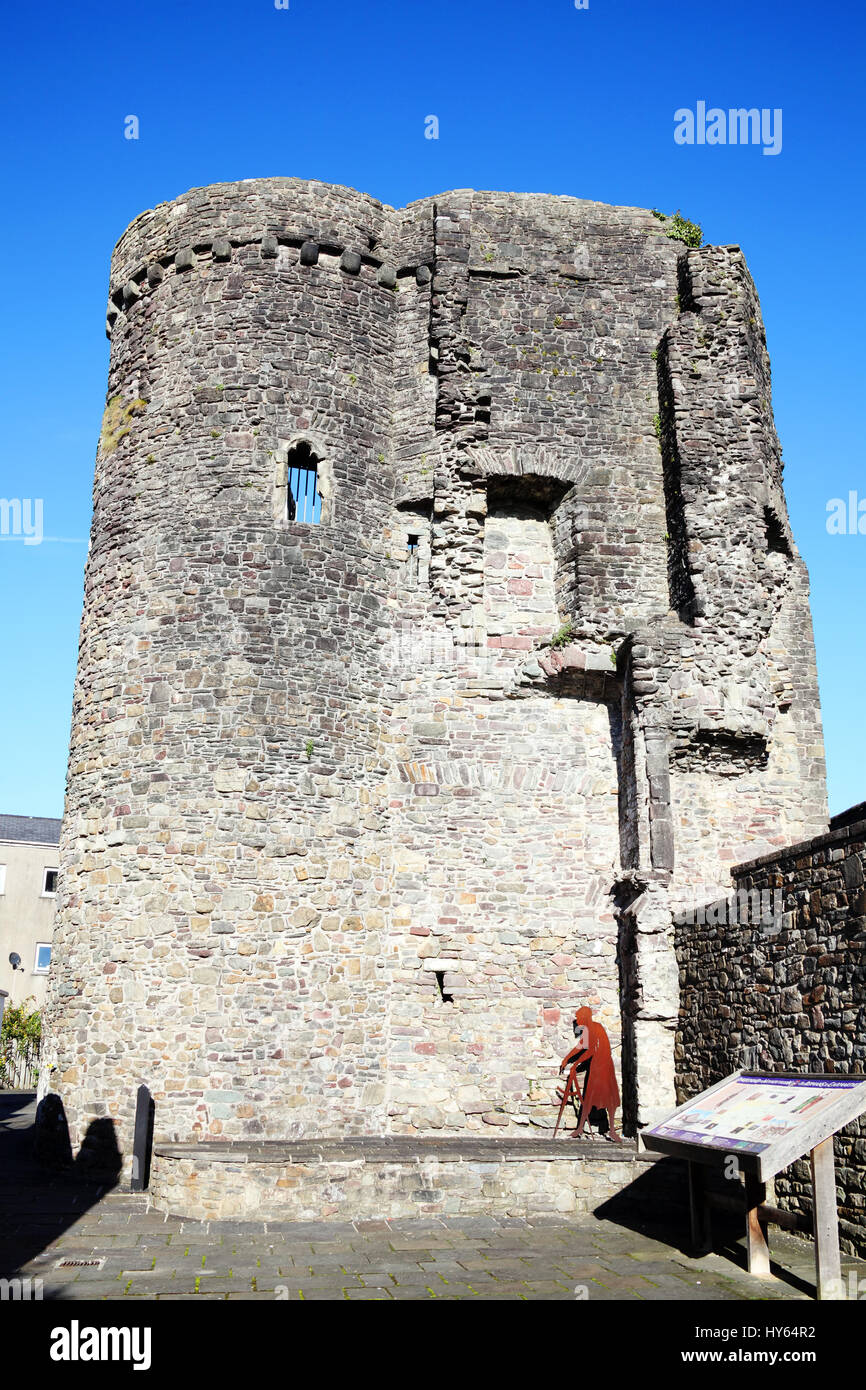 Carmarthen, Wales, Regno Unito, ottobre 22, 2016 : Torre di Carmarthen Castle che è un secolo XII rovina e una delle città più famose attrazioni Foto Stock