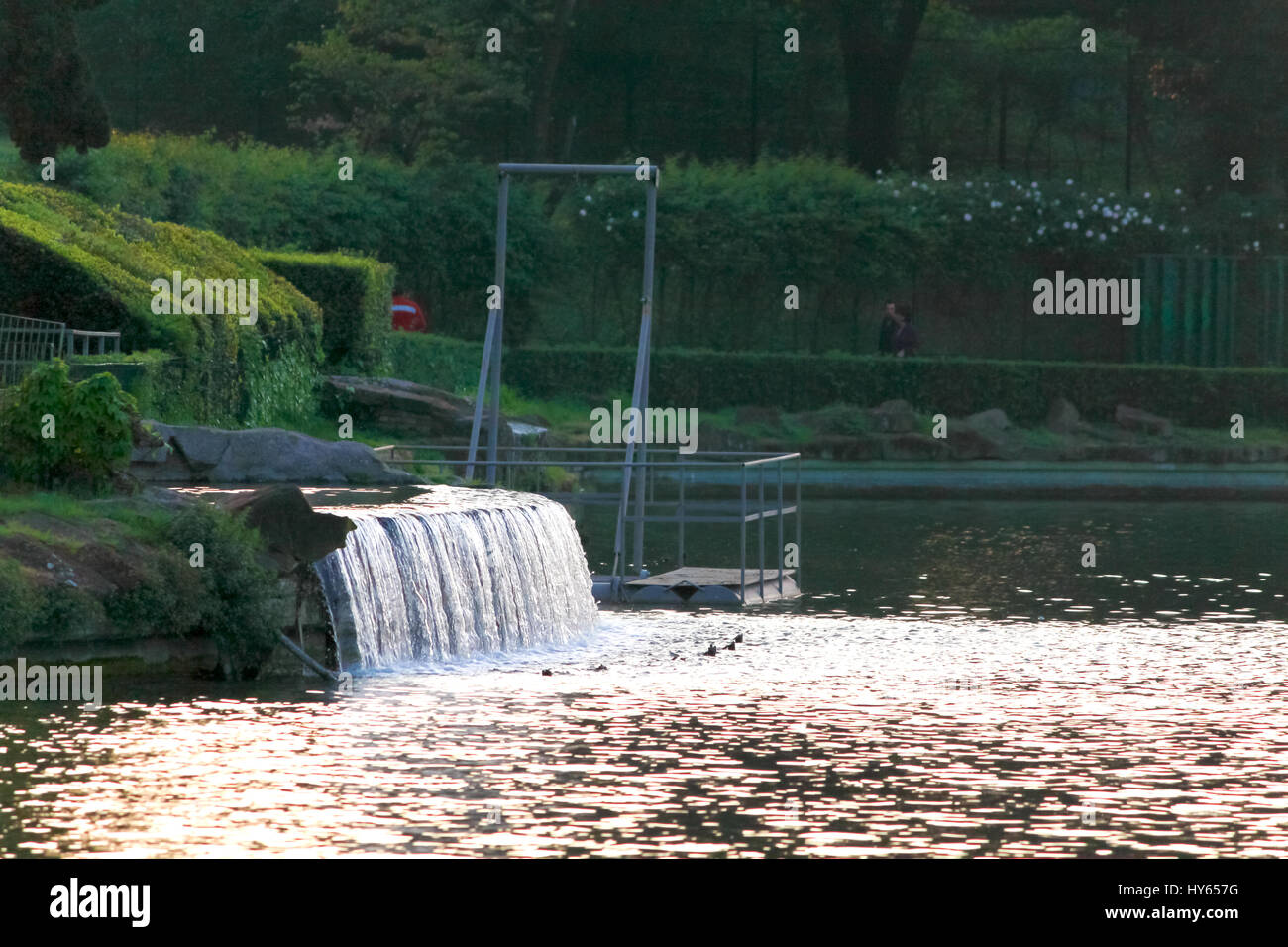 Quartiere Eur di Roma del lago artificiale di fontane e cascate. Foto Stock