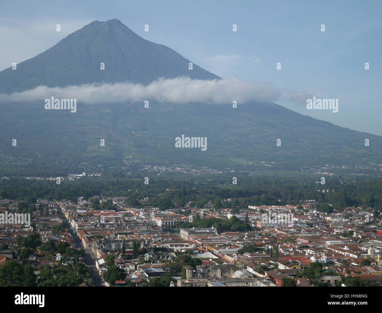 La Antigua Guatemala sito Unesco e Vulcan de Agua Guatemala Foto Stock