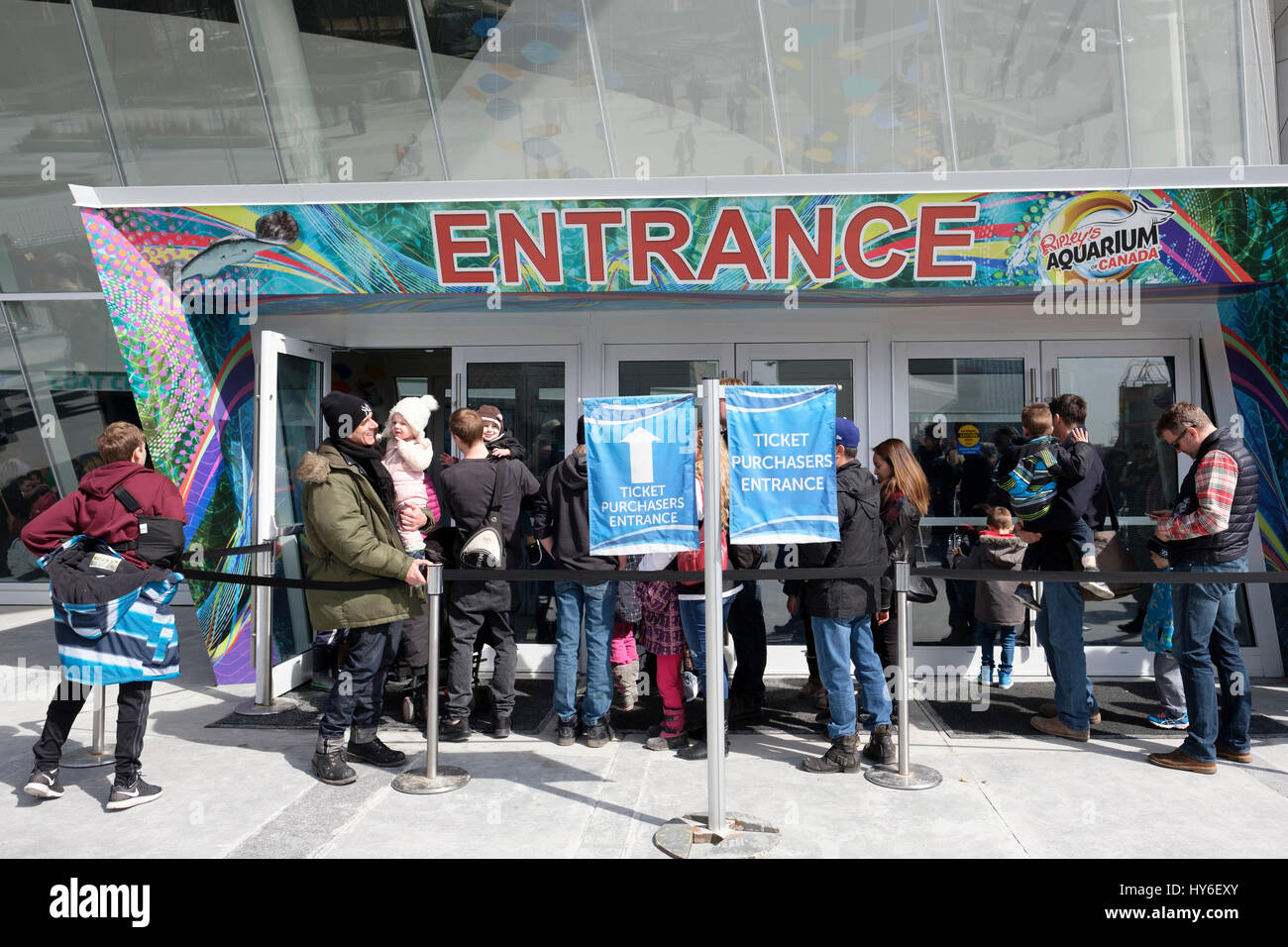 Ingresso al Ripley's Aquarium of Canada, turisti, visitatori, biglietteria fuori, centro di Toronto, Ontario, Canada. Foto Stock