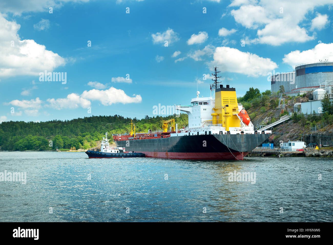Tanker nel porto in Svezia Foto Stock
