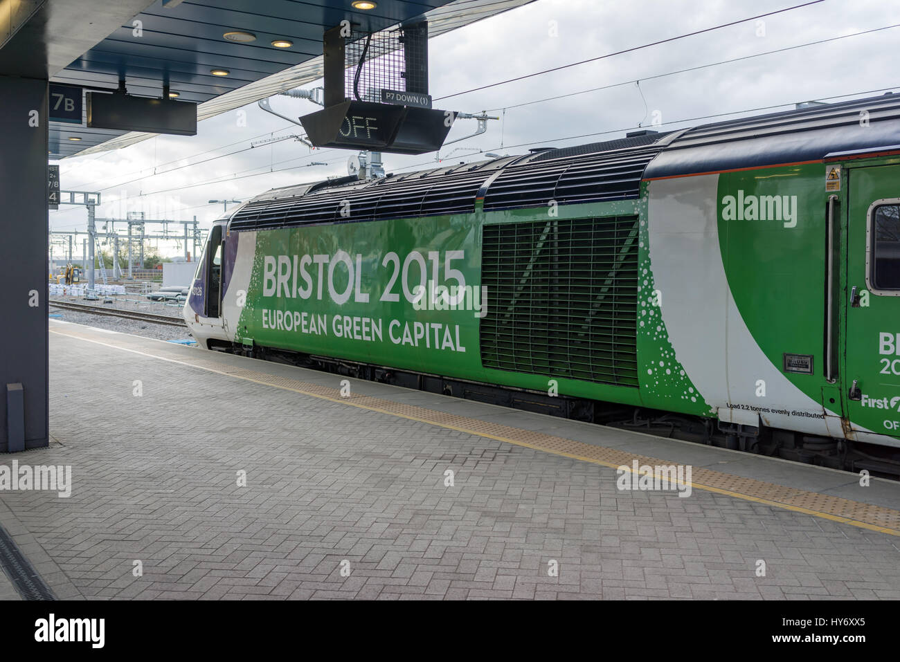 La classe 43 hst specialista in livrea verde raffigurante bristolv come capitale verde europea nel 2015. Foto Stock