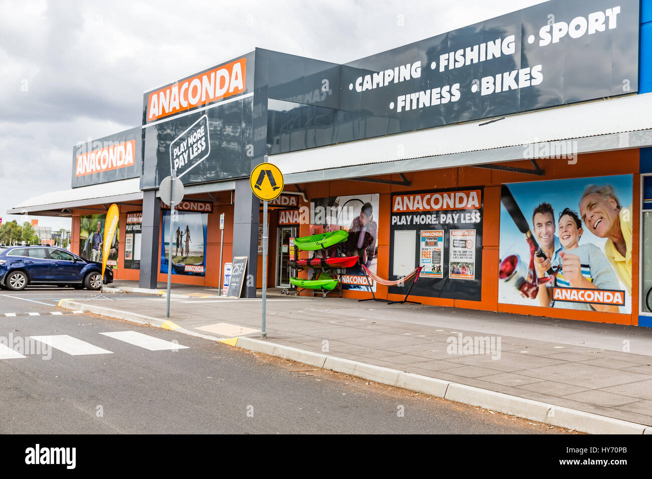 Anaconda campeggio e negozio di articoli sportivi a Watergardens shopping, Melbourne, Victoria, Australia. Foto Stock