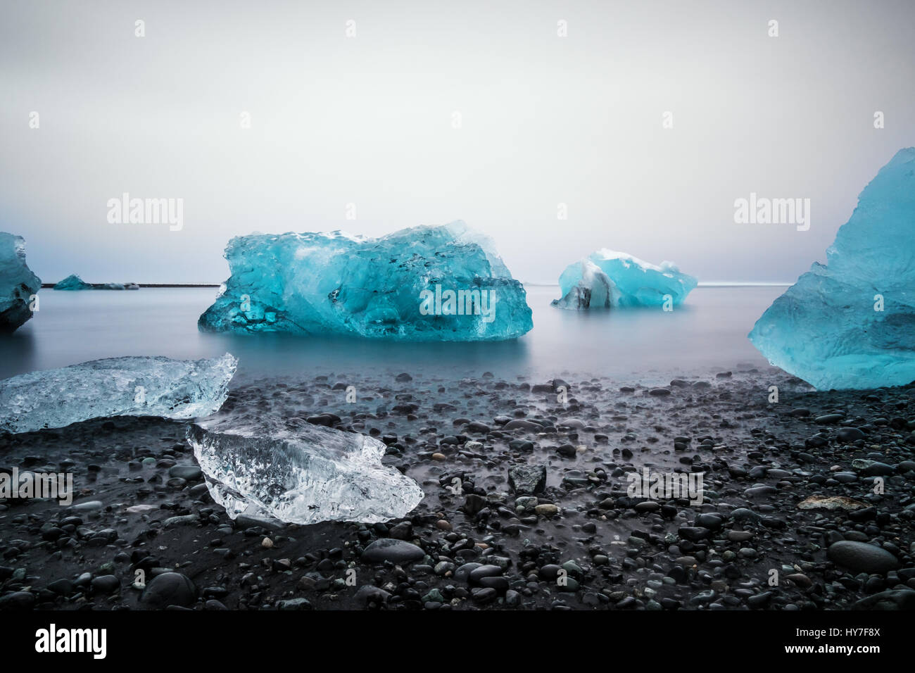 Spiaggia di ghiaccio a Jokulsarlon laguna glaciale in Islanda Foto Stock