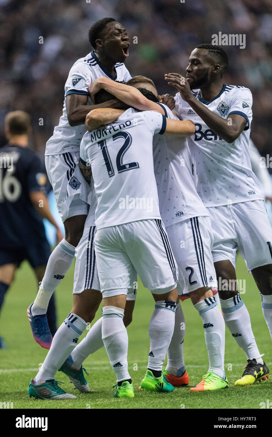 Vancouver, Canada. 1 Aprile, 2017. Il Whitecaps celebrare Matias Laba (15) secondo obiettivo della notte. Vancouver sconfigge Los Angeles 4-2, con obiettivi Whitecap da Cristian Techera (13), Fredy Montero (12) e 2 gol da Matias Laba (15), Vancouver Whitecaps vs galassia di Los Angeles, BC Place Stadium. . © Gerry Rousseau/Alamy Live News Foto Stock