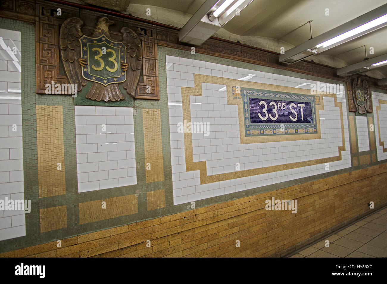 La metropolitana di arte presso la trentatreesima Street e Park Avenue e la stazione della metropolitana di Manhattan, New York City Foto Stock