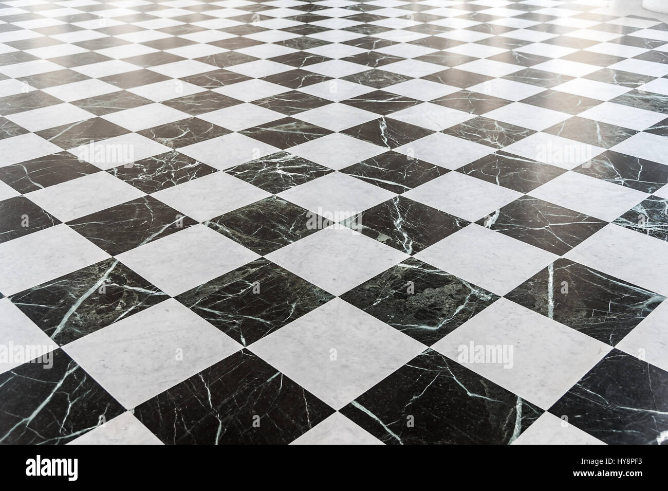 Black white checkered marble floor immagini e fotografie stock ad alta  risoluzione - Alamy