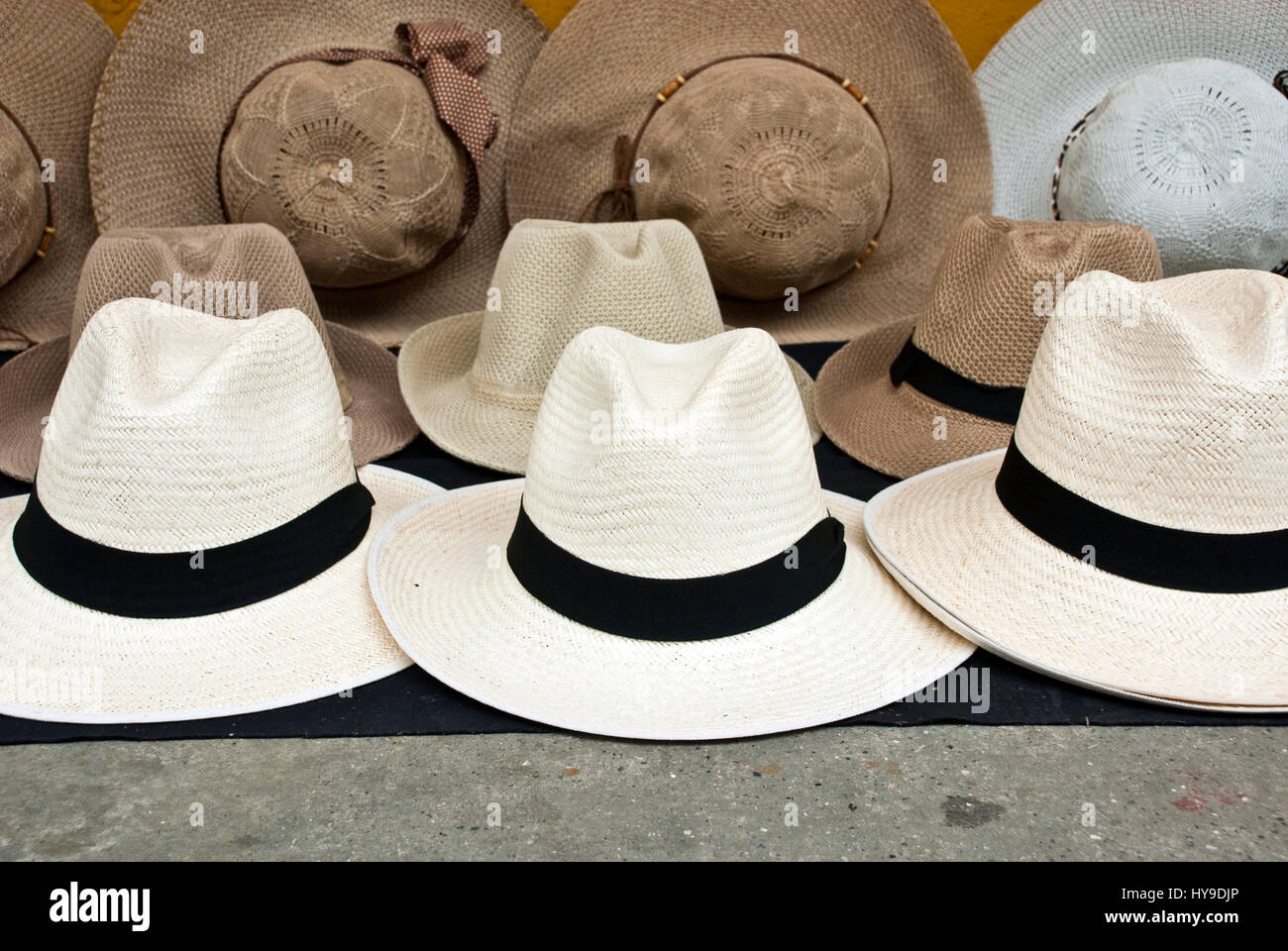Accessori - Cappelli in Sud America - Abbigliamento Uomo Foto stock - Alamy