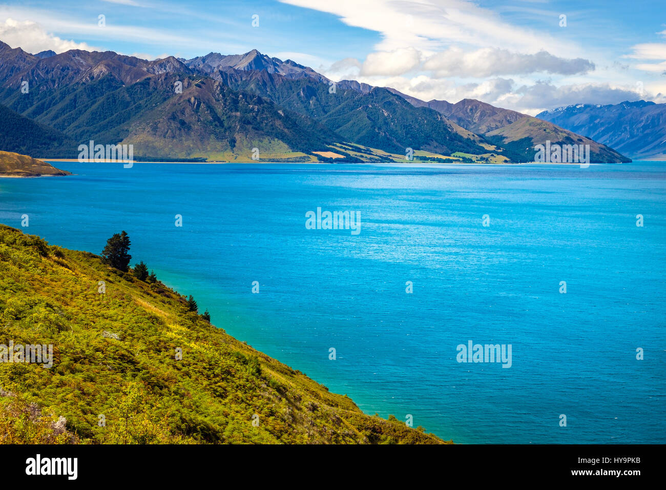 Vista del paesaggio del lago Hawea e montagne, Otago, Isola del Sud della Nuova Zelanda Foto Stock