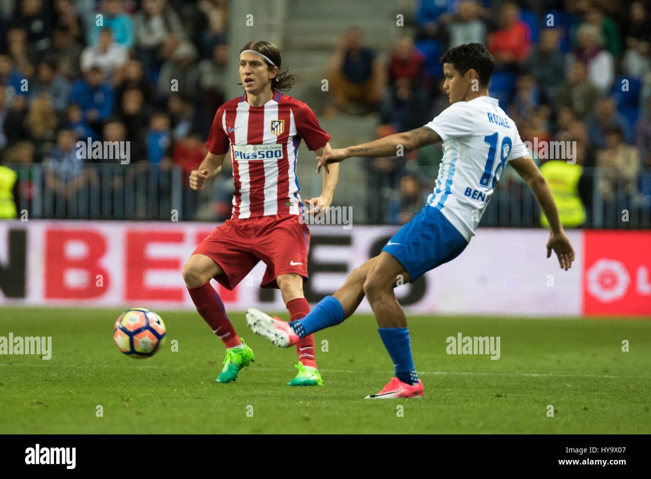 Malaga, Spagna. 1 Aprile, 2017. Lettore di Malaga Rosales con la palla. La Liga Santander match day 29 gioco tra Malaga CF e Atletico de Marid giocato in La Rosaleda stadio, Malaga, Spagna. Atletico sconfitto Malaga 0-2 con gol di Koke (26 min) e Filipe Luis (74 min). Foto di Fran Santiago | PHOTO MEDIA EXPRESS Credit: VWPics/Alamy Live News Foto Stock