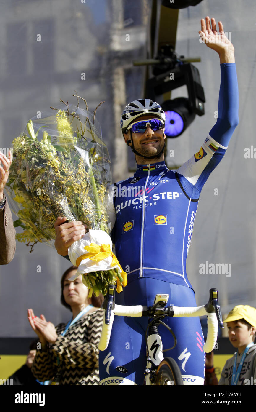 Anvers, Belgio. 02Apr, 2017. 02 aprile 2017, Anversa, Belgio; UCI World Tour, Philippe Gilbert durante la presentazione delle squadre del Tour delle Fiandre 2017 Credit: Laurent Lairys/Agence Locevaphotos/Alamy Live News Foto Stock