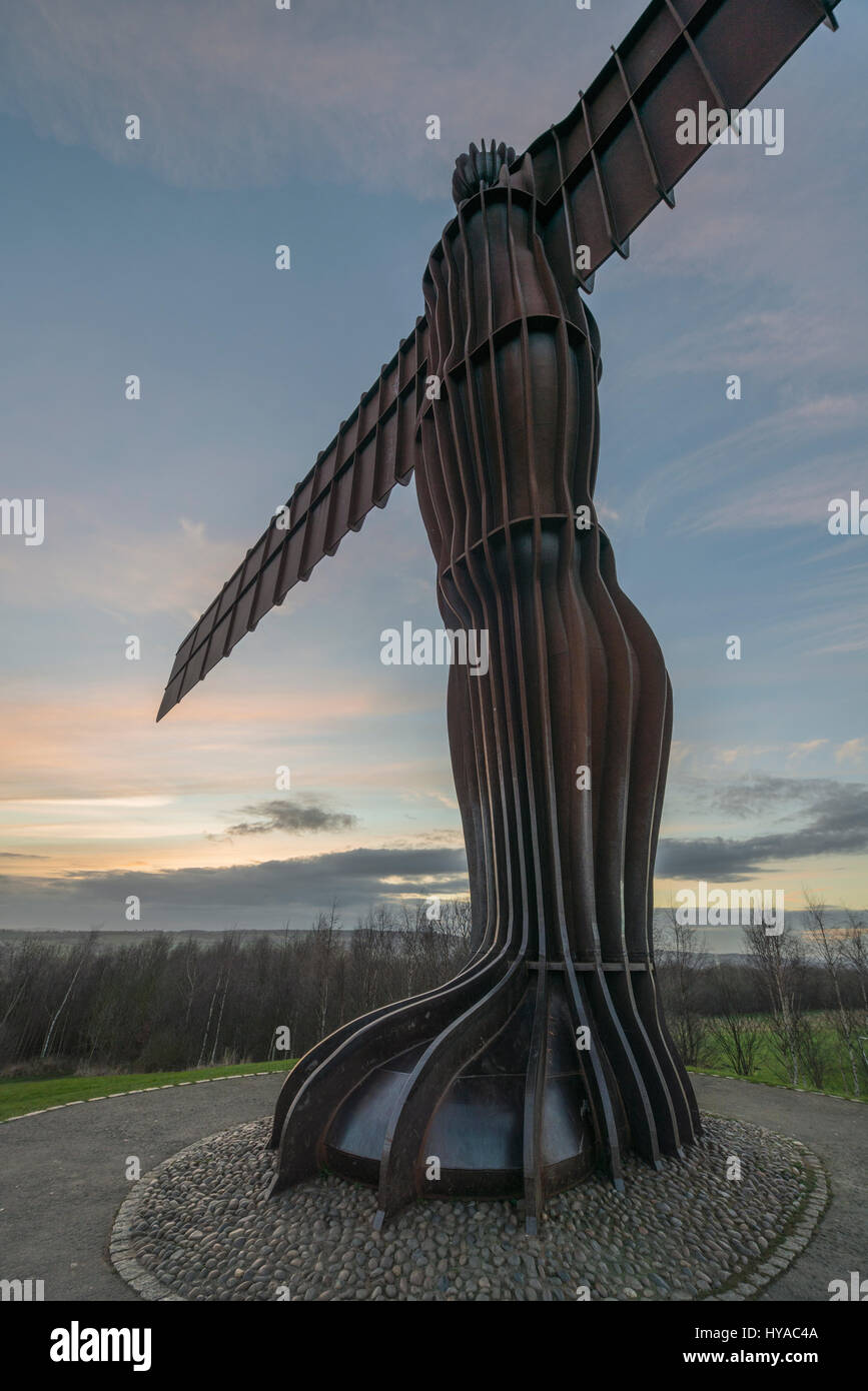Angelo del Nord la scultura al crepuscolo,,Gateshead Tyne and Wear,Inghilterra Foto Stock