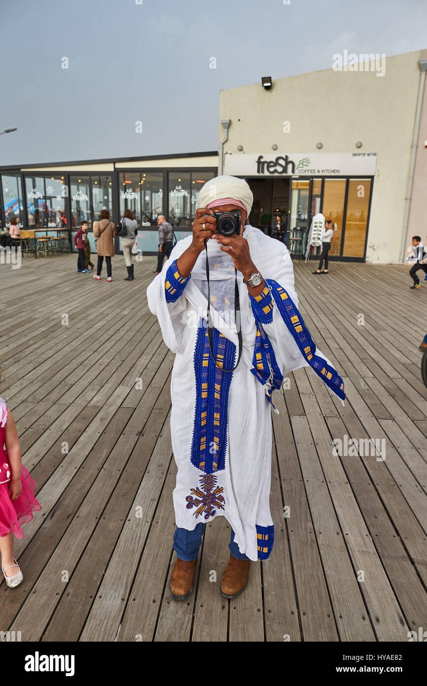 Tel Aviv - 20 Febbraio 2017: persone che indossano costumi in Israele durante la festa di Purim celebrazione Foto Stock