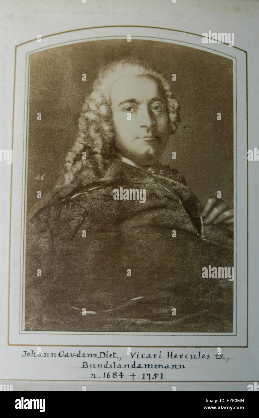 Johann Gaudenz Dietegan contro Salis Seewis, un politico svizzero e Bundslandammann, è una figura storica nota per i suoi contributi al governo della sua regione. Il suo ritratto esemplifica l'élite politica svizzera del XVIII secolo e riflette il potere e l'influenza dei leader locali durante questo periodo di tempo. Foto Stock