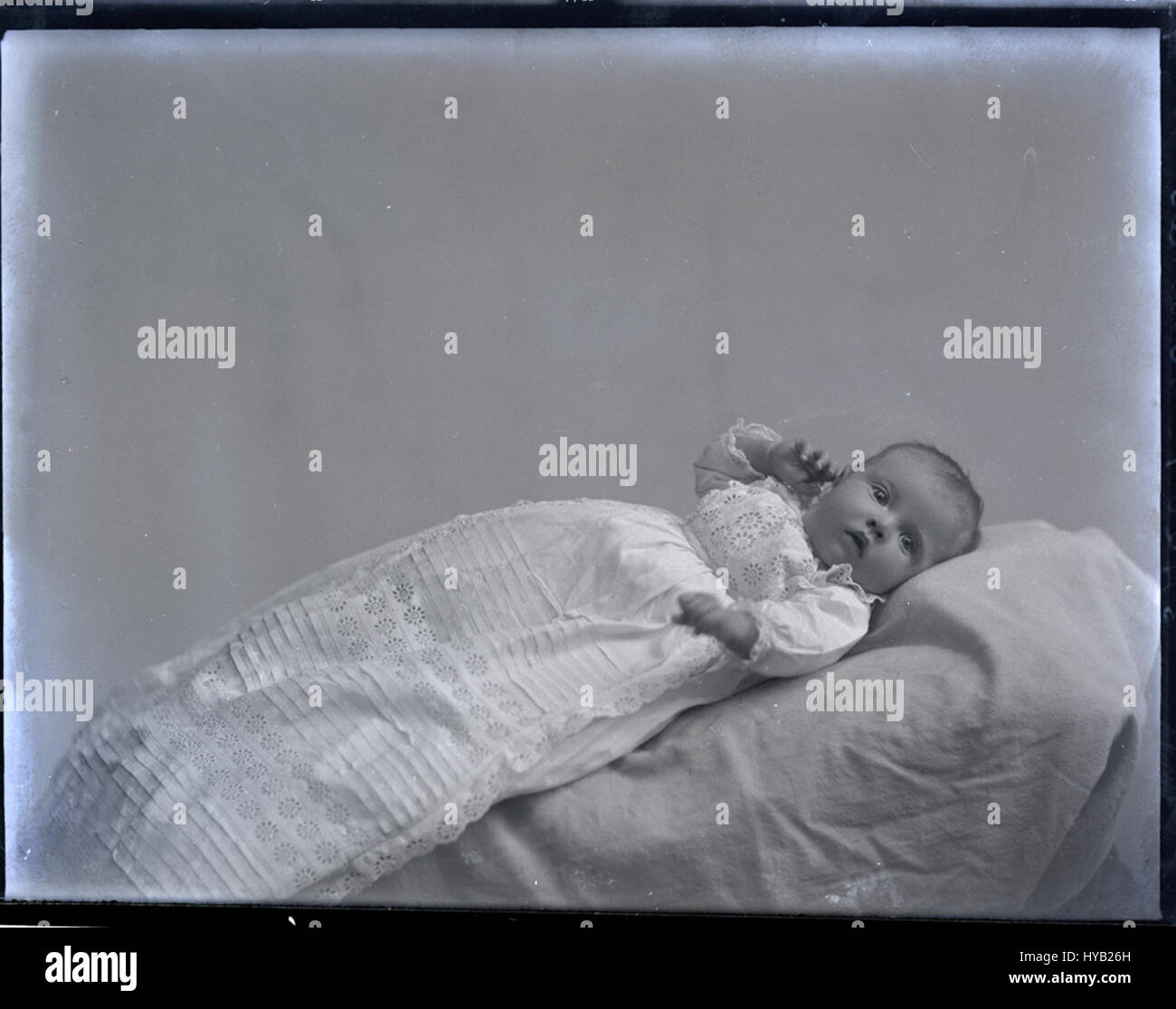 Una fotografia di Baby Barnes del 1915, che cattura un momento della vita all'inizio del XX secolo, riflettendo la semplicità e lo stile del tempo. Foto Stock