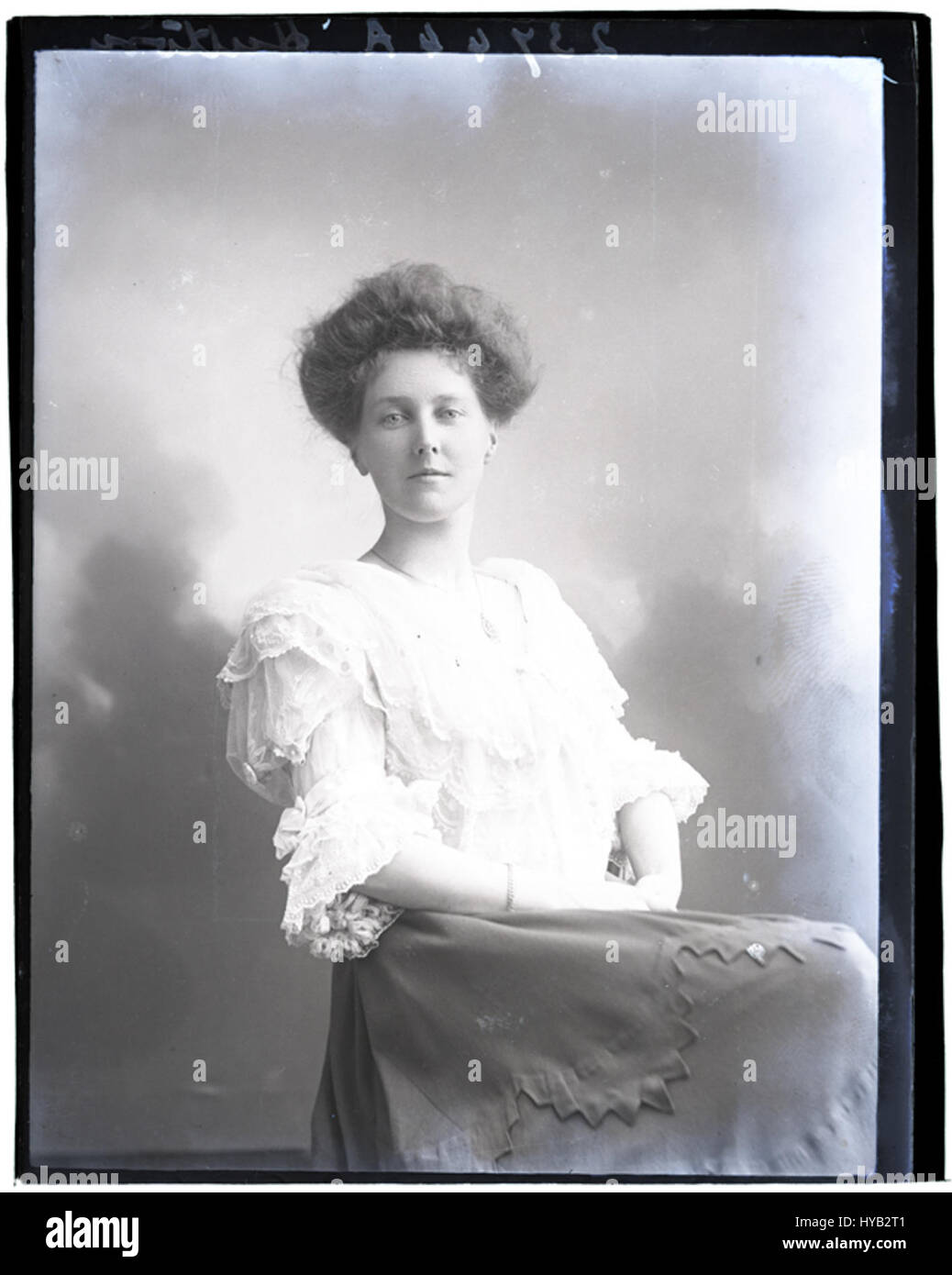 Questa fotografia del 9 aprile 1907 cattura un momento nel tempo, probabilmente raffigurante un evento o una figura significativa nella storia. La data suggerisce che potrebbe essere collegata a eventi storici o ritratti dell'inizio del XX secolo. Foto Stock