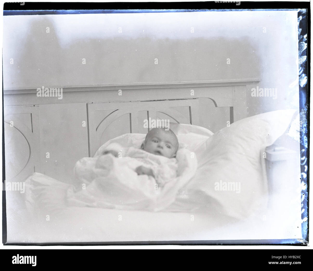 La fotografia intitolata "Baby Gaskins, 21 febbraio 1917" mostra un ritratto di neonato scattato il 21 febbraio 1917. Questa immagine storica cattura la fotografia ritratto di un bambino all'inizio del XX secolo in un ambiente domestico. Foto Stock