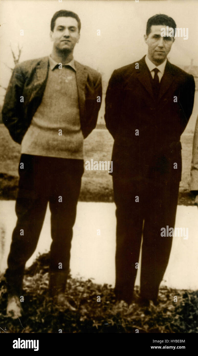 Hocine Ait Ahmed e Ahmed Ben Bella prigionieri durante la guerra di Algeria, Francia Foto Stock