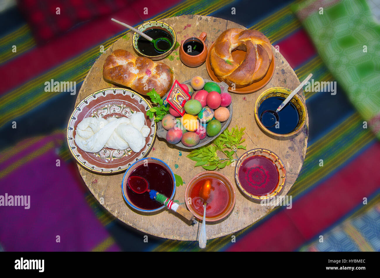 Le uova di Pasqua il pane rituale e paure pozioni. La storia. Foto Stock