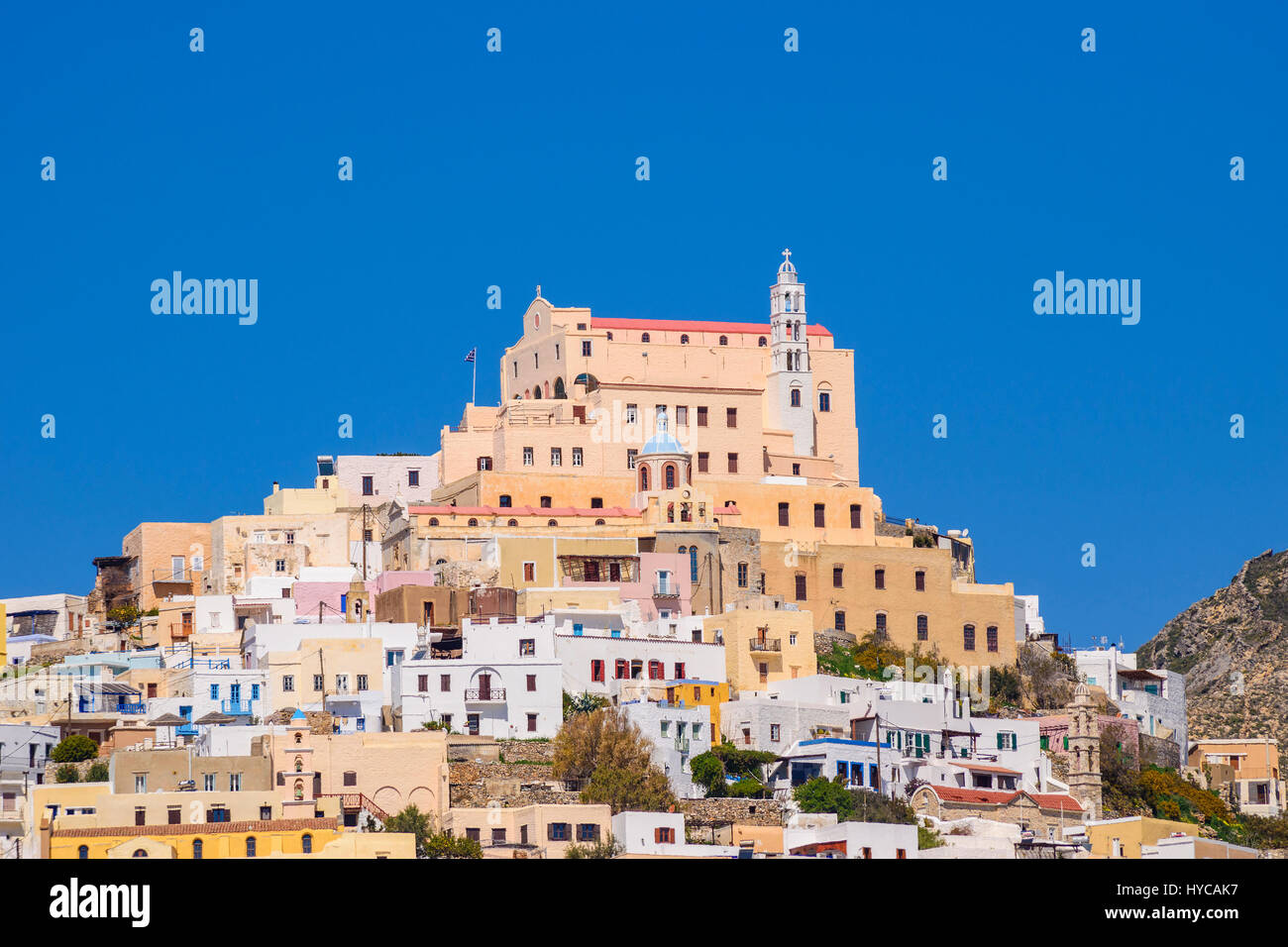 Ermoupoli - Ano Syros feudo cattolica Saint-Georges cattedrale. È la cattedrale della diocesi cattolica romana che si trova nella città di Ano Syros Foto Stock