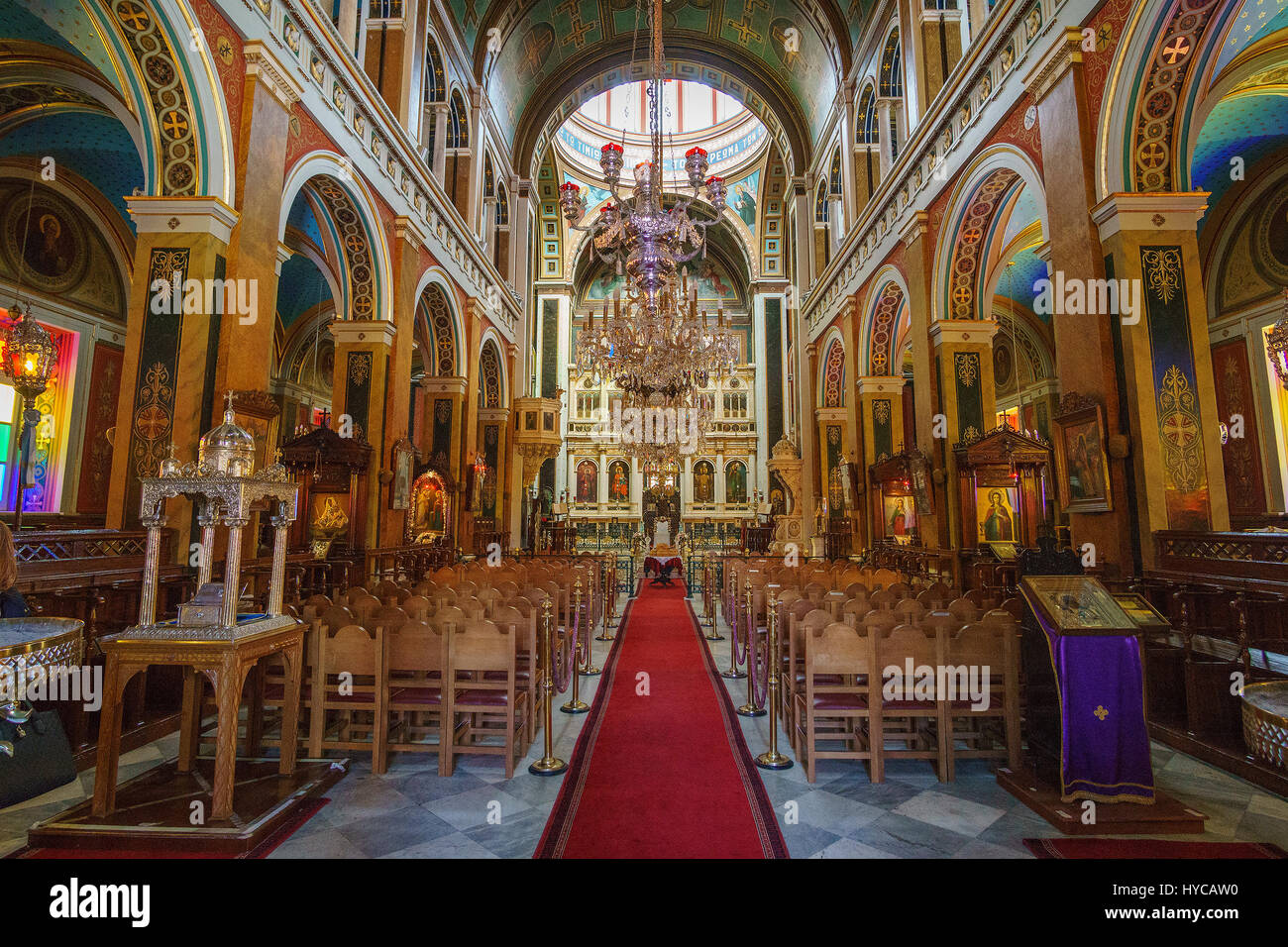 Interno del neo classica chiesa greco-ortodossa di San Nicola, Ermoupolis, Syros, greco isole Cicladi Foto Stock