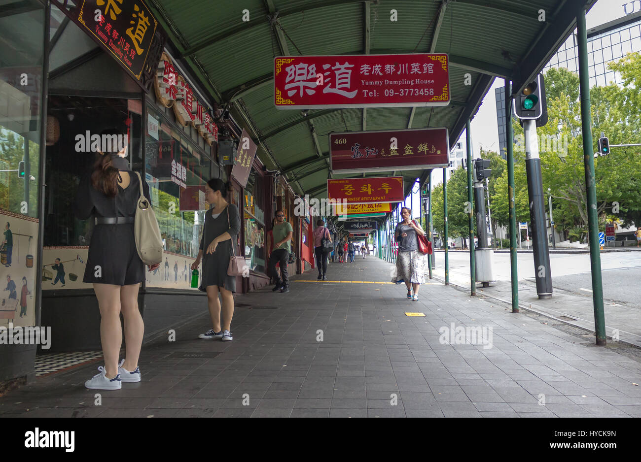 Auckland - Febbraio 17, 2017: Ristoranti asiatici a Queen Street a Auckland. Foto Stock