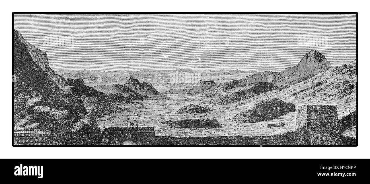 Incisione Vintage dell'ampio panorama dalla Grande Muraglia della Cina costruito attraverso la storica i confini del nord della Cina per proteggere l'impero dalle invasioni dei nomadi Foto Stock