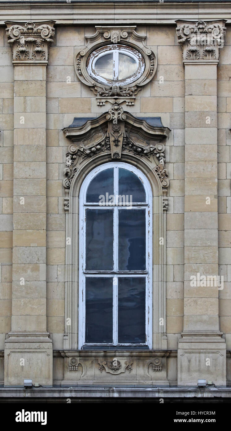 Budapest, Ungheria, Buda Castle District finestre gotiche. Foto Stock