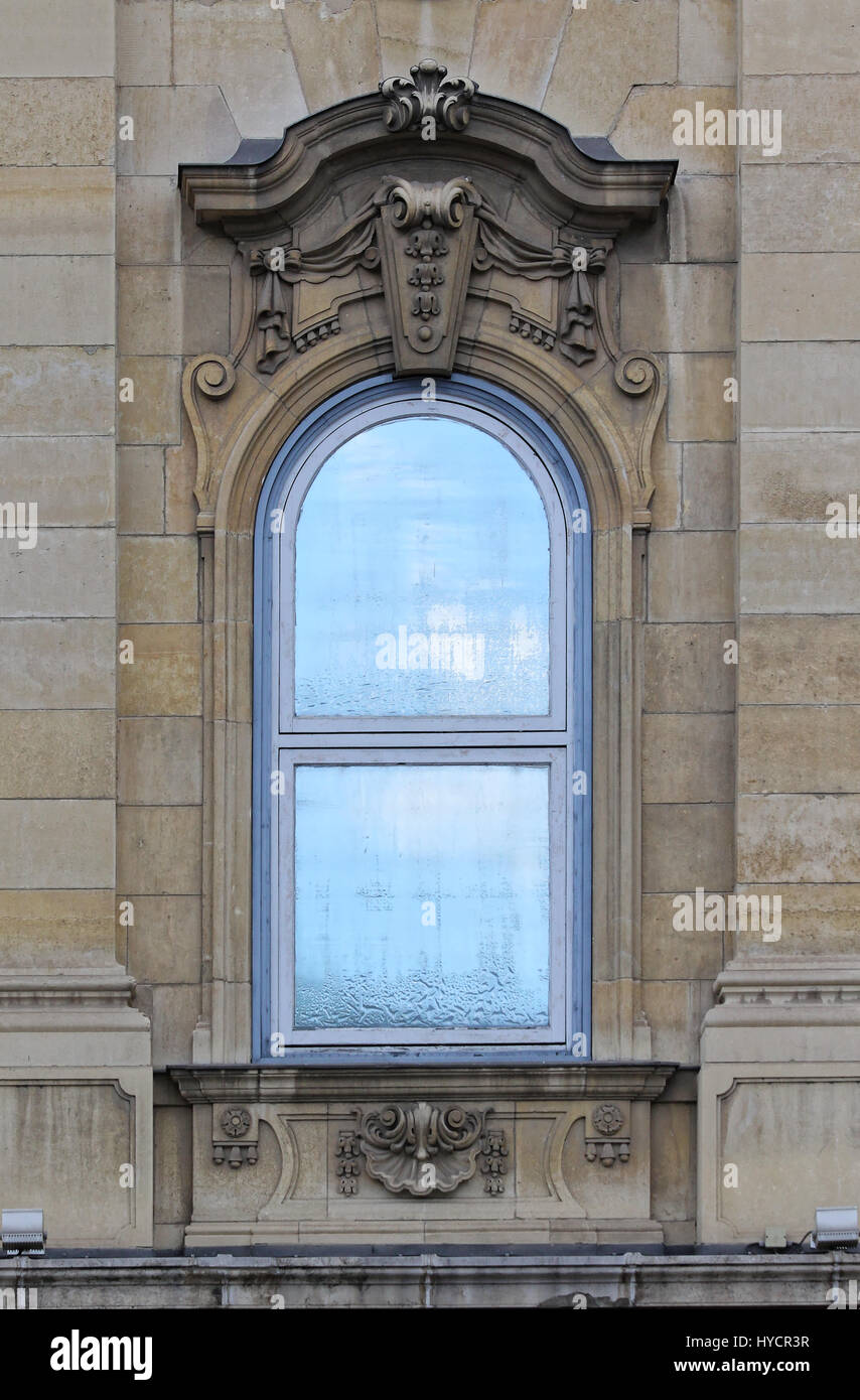 Budapest, Ungheria, Buda Castle District finestre gotiche. Foto Stock