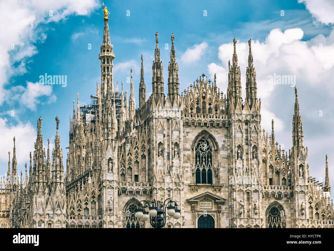 Lo Stile Del Duomo Di Milano Close-up Vista della facciata del Duomo di Milano (Duomo di Milano