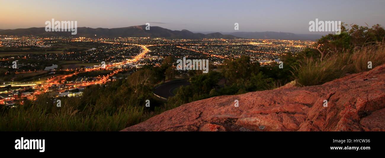 Townsville visto dalla collina del castello Foto Stock