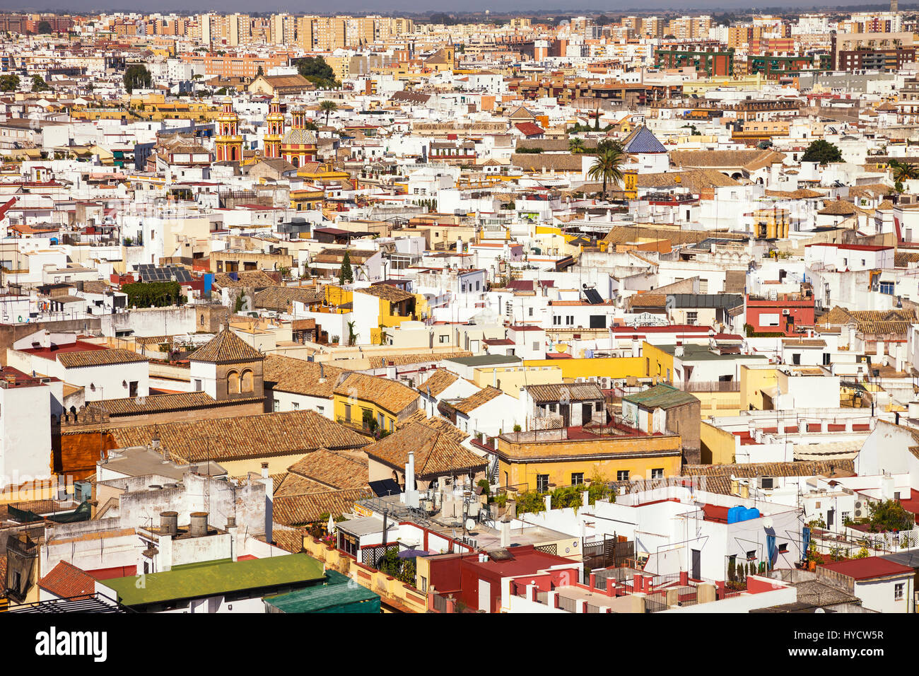 I tetti e le case bianche vista dalla Giralda torre campanaria. Siviglia o Siviglia Andalusia Spagna Europa Foto Stock