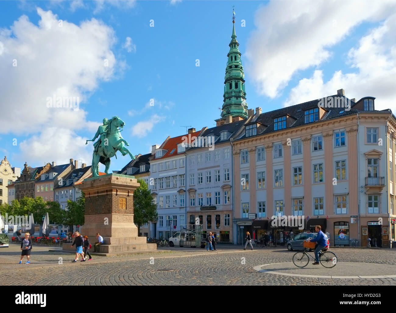 COPENHAGEN, Danimarca - 22 agosto 2014: Hojbro Plads si piazza nel centro storico di Copenaghen. La caratteristica principale di questa piazza è equestria Foto Stock