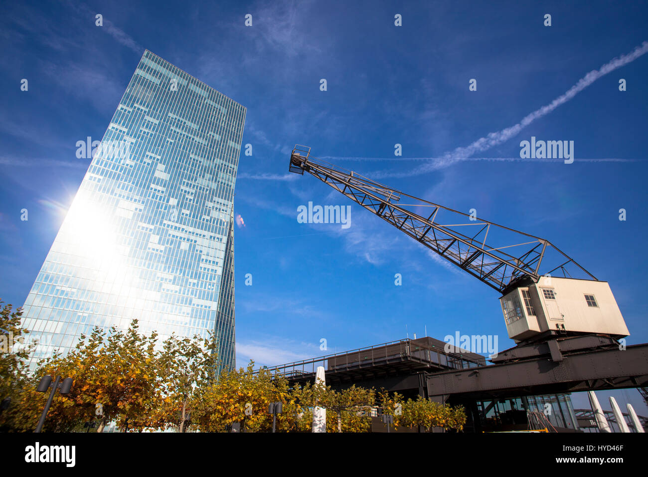 , Germania, Hesse, Francoforte, di una banca centrale, BCE Tower, vecchia gru. Foto Stock