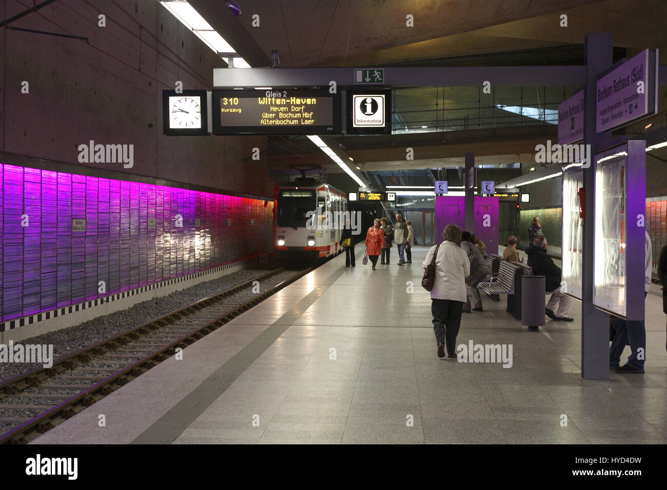 DEU, la Germania, la zona della Ruhr, Bochum, stazione metropolitana Rathaus-Sued, town hall sud. Foto Stock