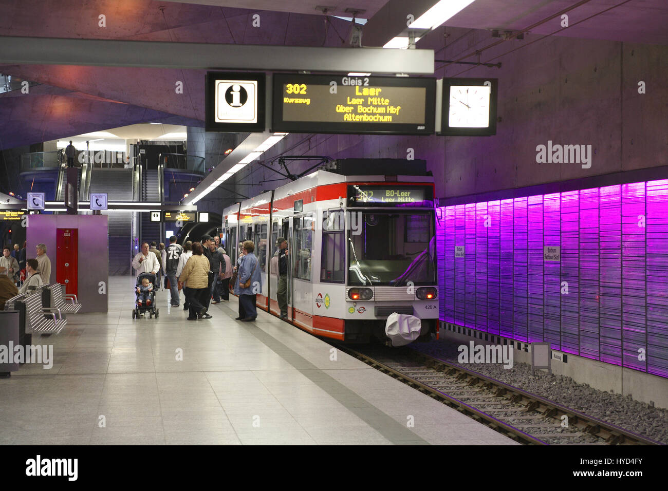 DEU, la Germania, la zona della Ruhr, Bochum, stazione metropolitana Rathaus-Sued, town hall sud. Foto Stock