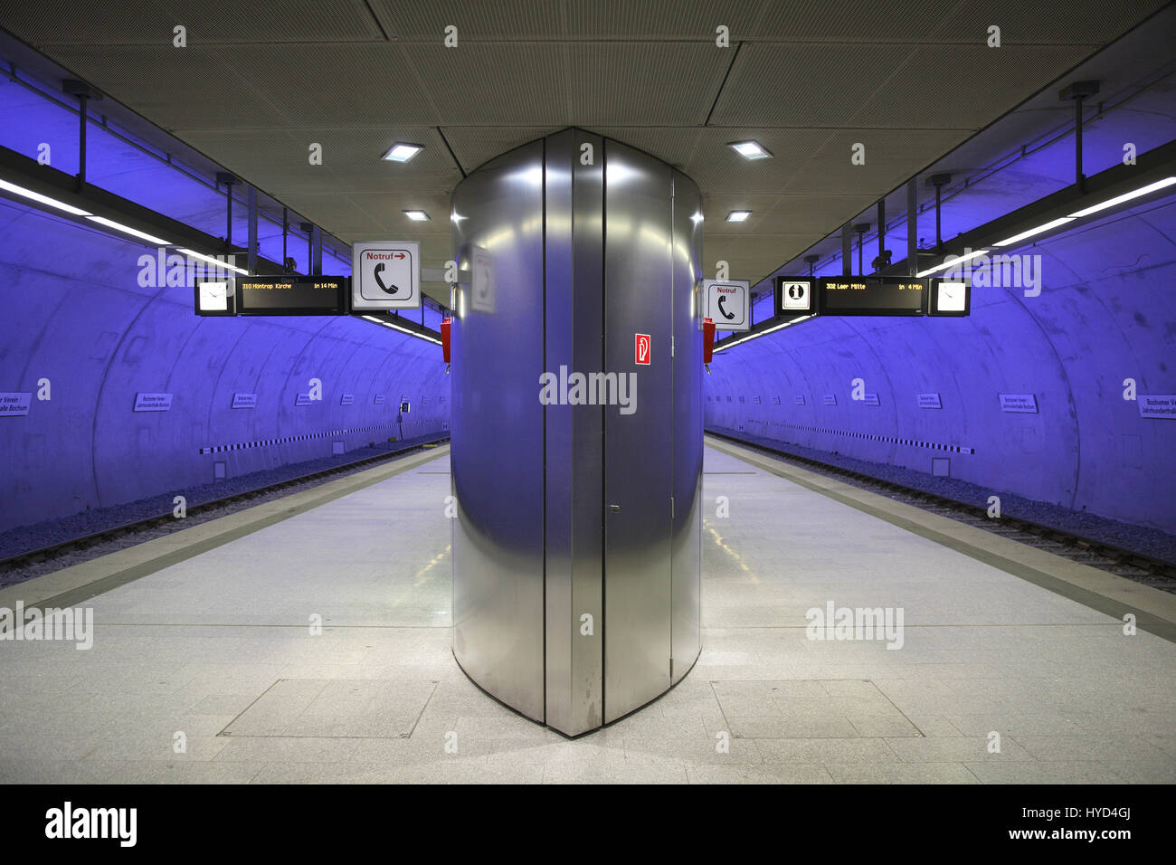 DEU, la Germania, la zona della Ruhr, Bochum, stazione metropolitana Bochumer Verein Jahrhunderthalle. Foto Stock